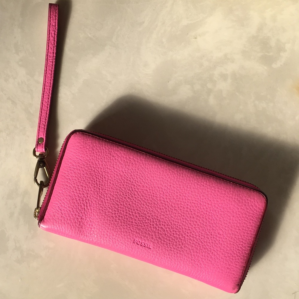 Fossil Emma Large Zip Clutch in Neon Pink